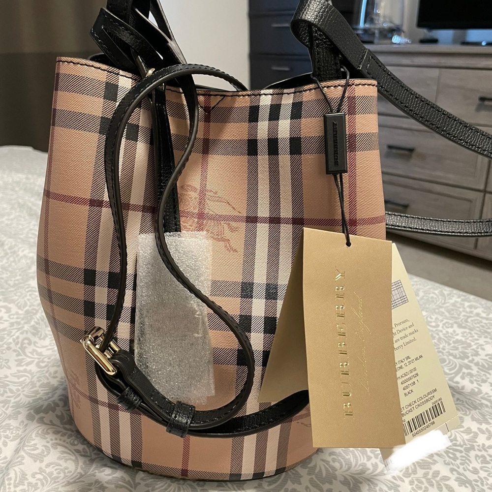 BURBERRY SM LORNE HAYMARKET CHECK BUCKET CROSSBODY BAG